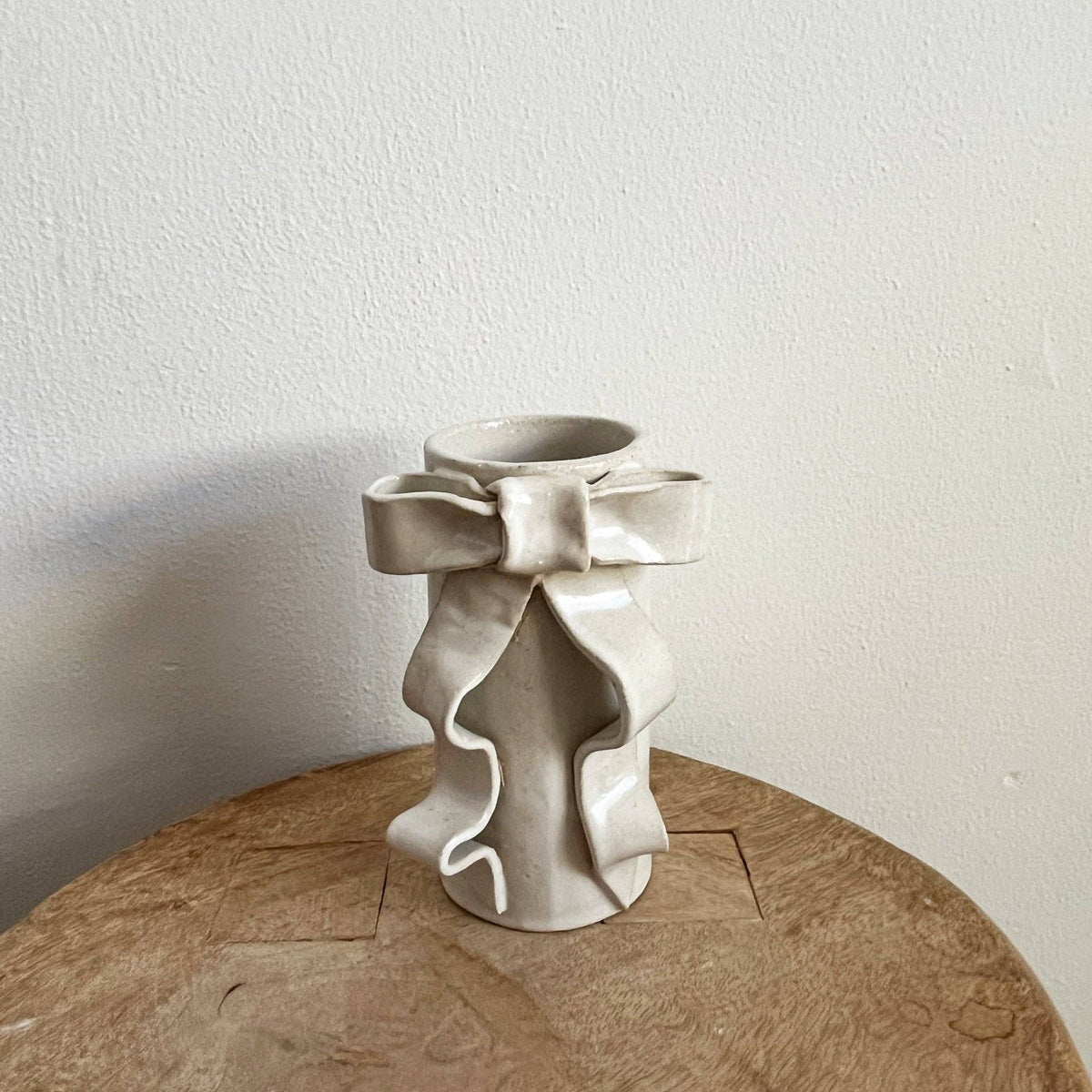 Ribbon Bow Vases: Medium