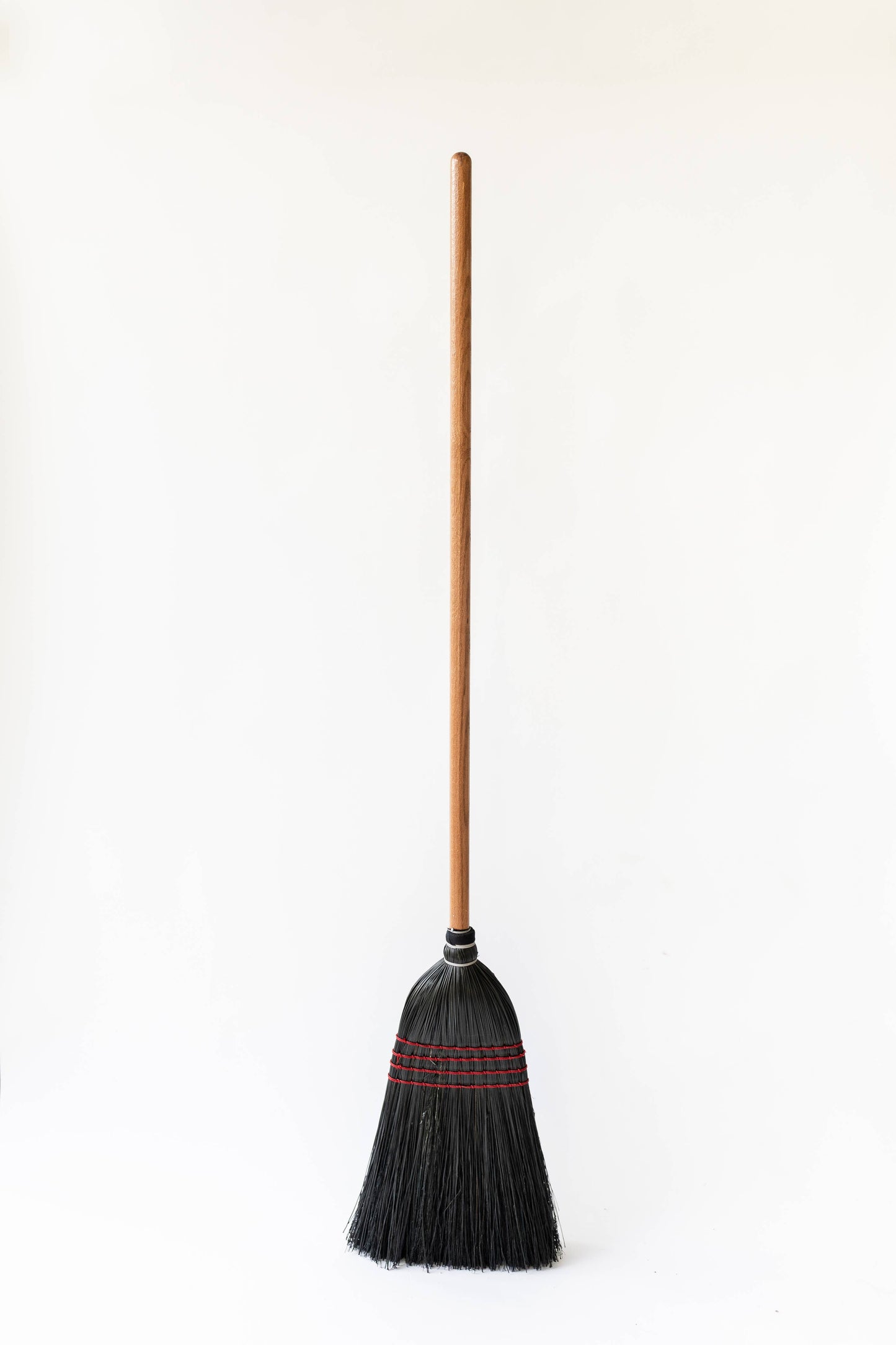The Everyday Broom: Black