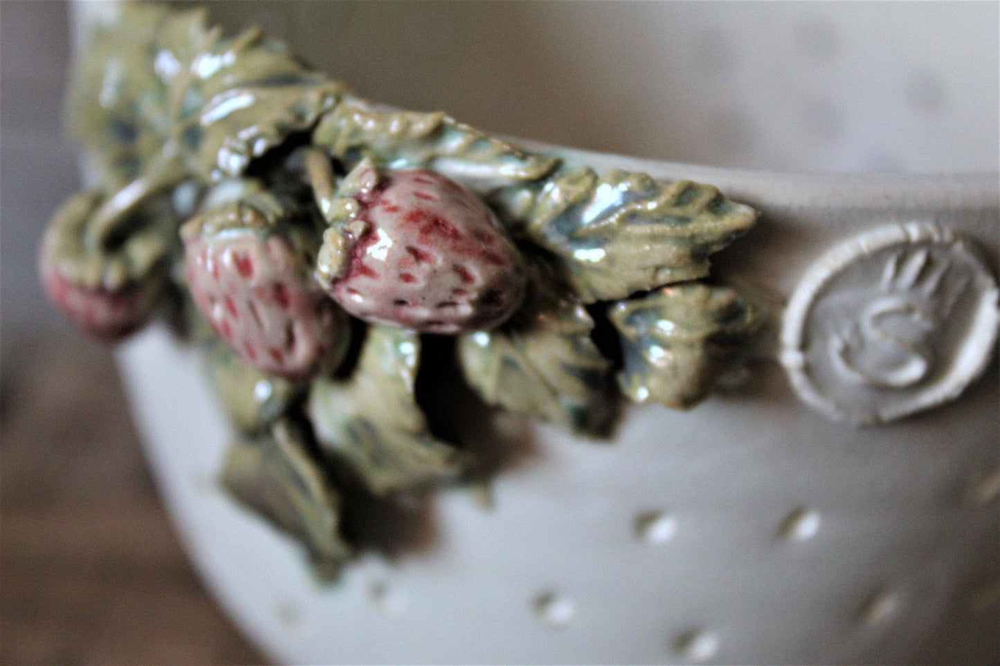 Fragoline - fruit strainer bowl for berries