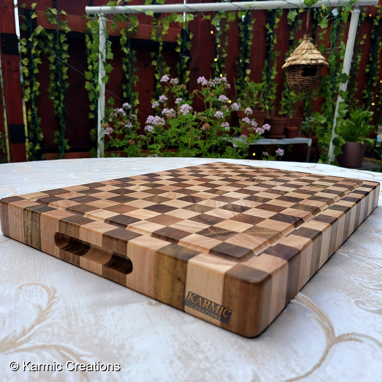 End Grain Checkered Cutting Board (Kitchen Size & BBQ Size): Without Juice Groove / Large