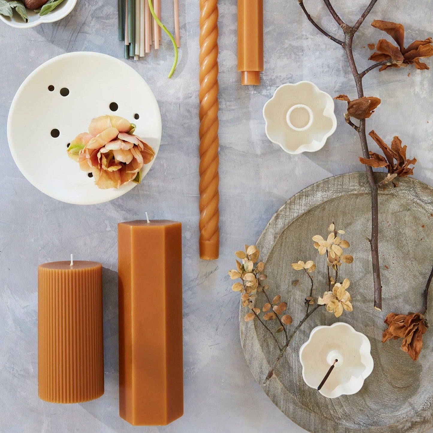 Ceramic Fleur Taper Holder: Wide