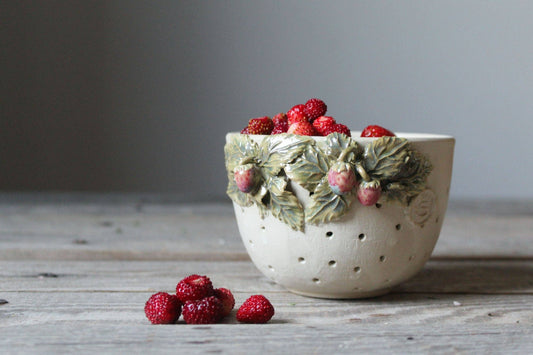 Fragoline - fruit strainer bowl for berries