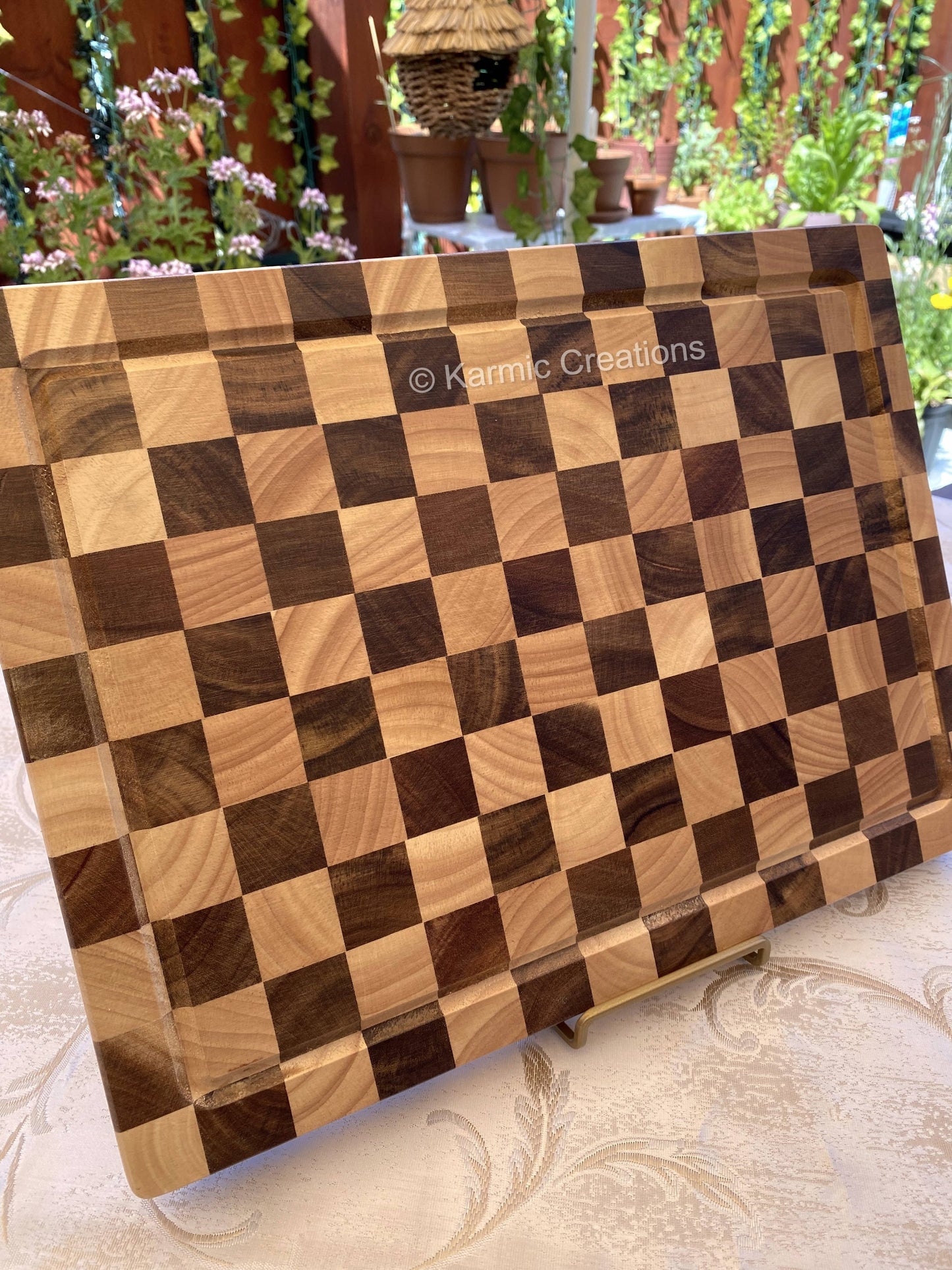 End Grain Checkered Cutting Board (Kitchen Size & BBQ Size): Without Juice Groove / Large