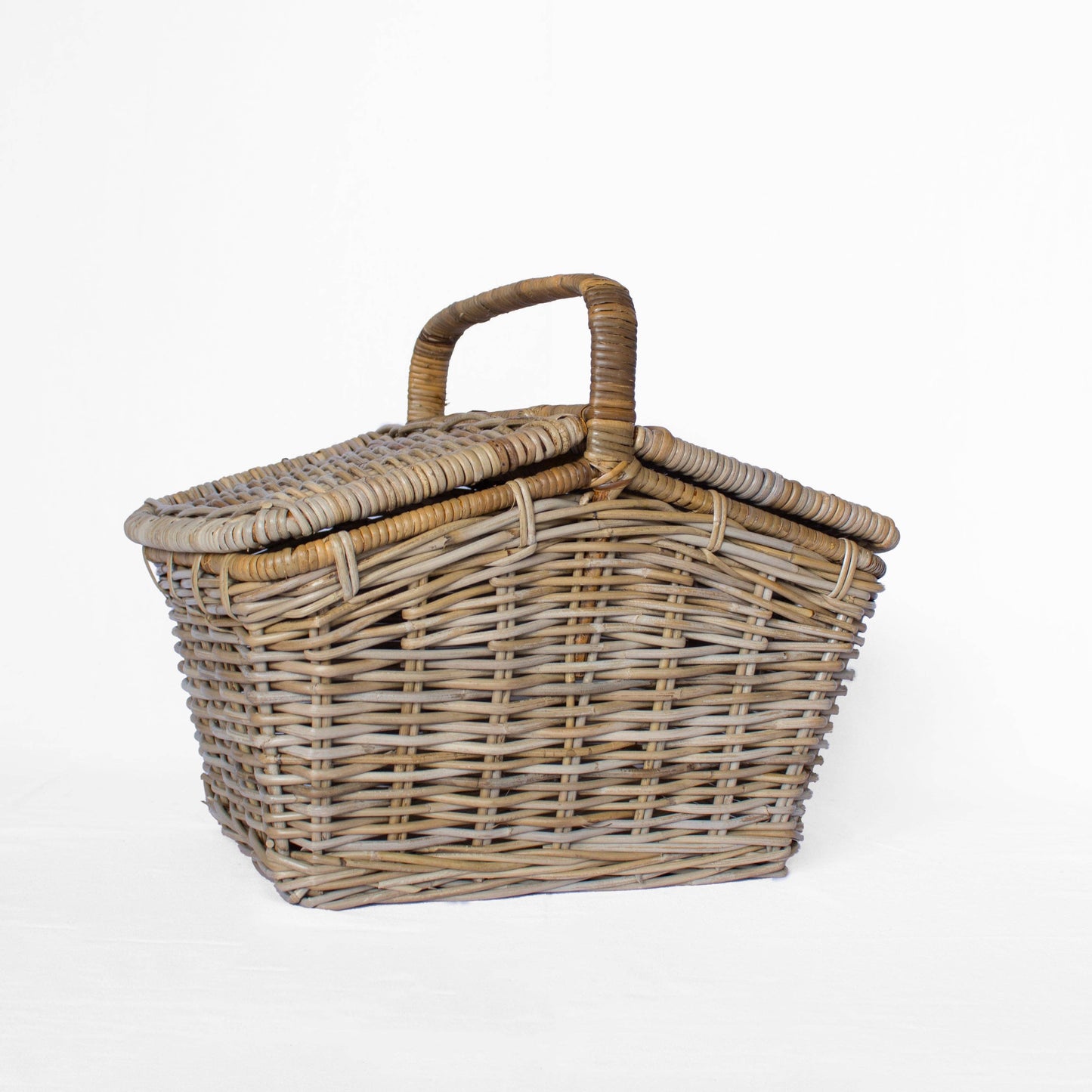 Rattan Picnic Basket: One Size